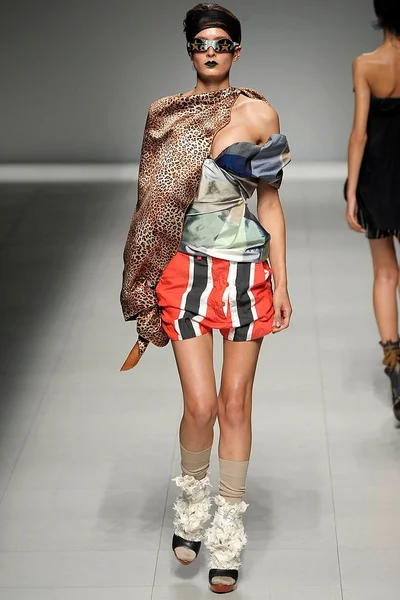 Look 37